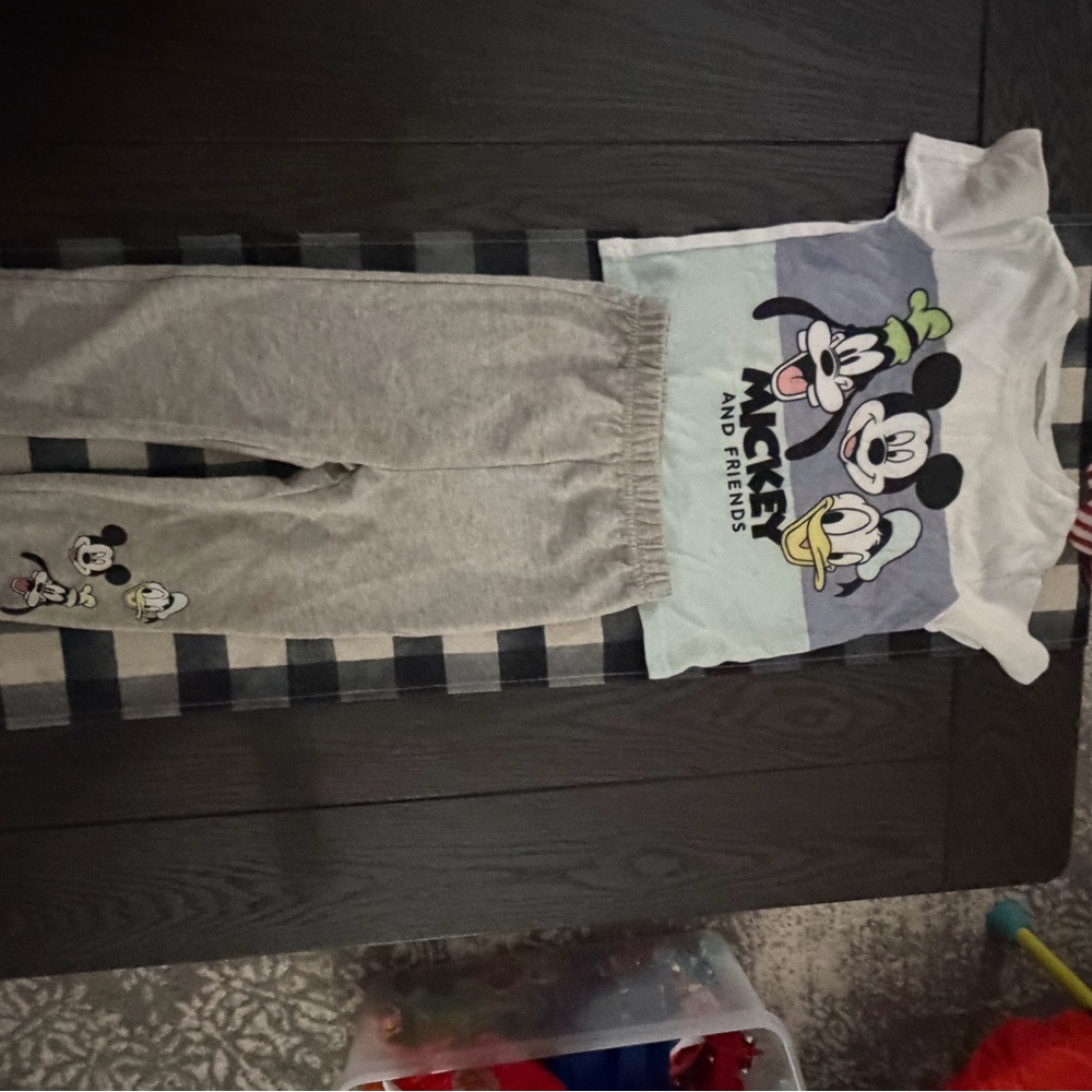 Mickey Mouse boys lot of 4 24 months and 2T outfits like new condition. - Picture 9 of 9
